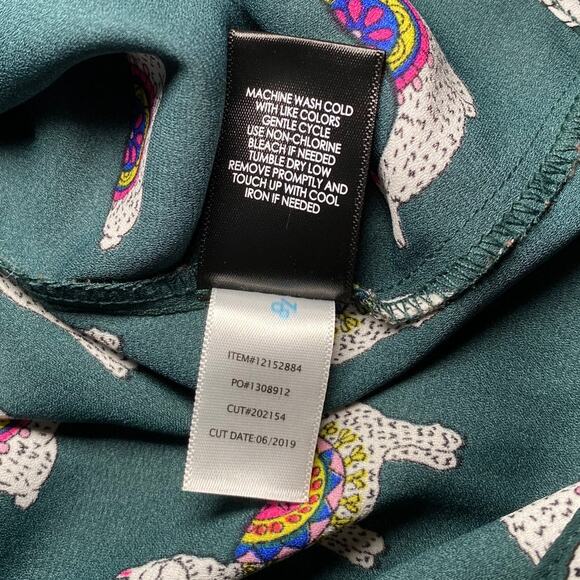 Torrid Harper - Green Llama Print - Quarter Sleeve Shirt - Size 1 - Picture 9 of 14